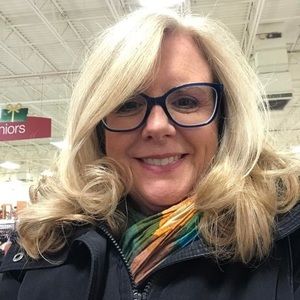 Meet your Posher, Lori